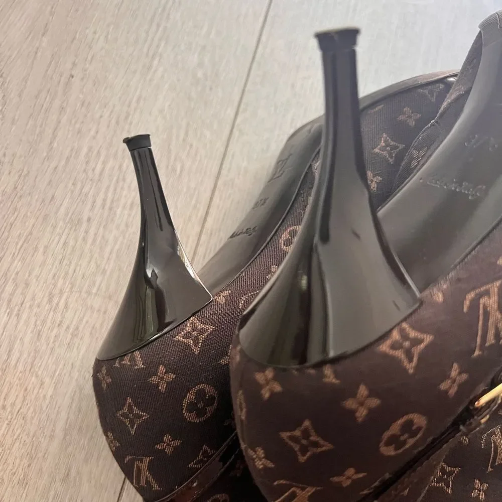 Louis Vuitton step out